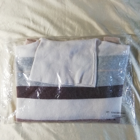 NWT Colour Works - In Cashmere Cowl Neck Sweater - Picture 6 of 7